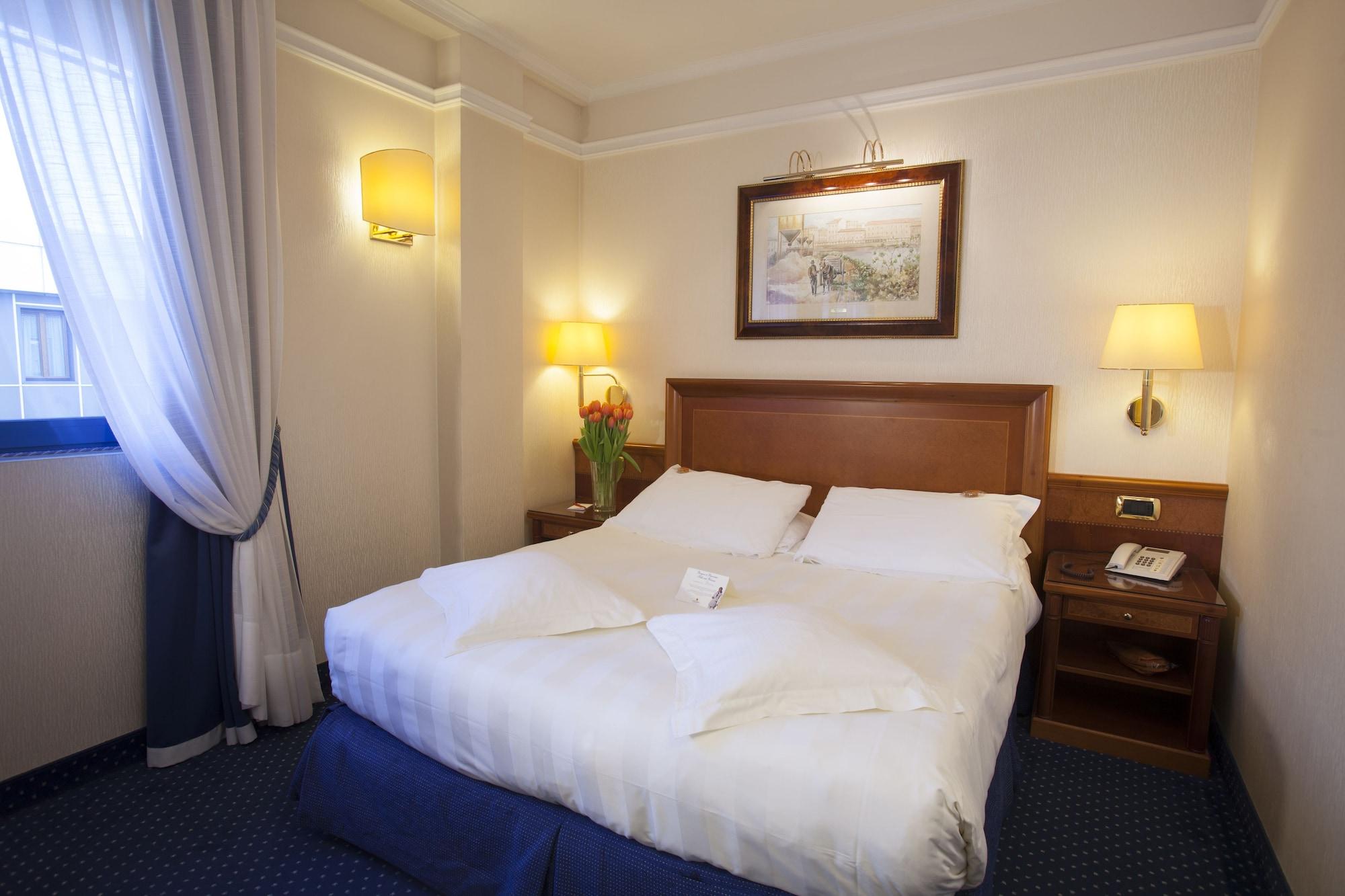 Hotel Berna Milan Bagian luar foto