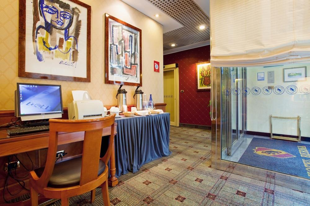 Hotel Berna Milan Bagian luar foto