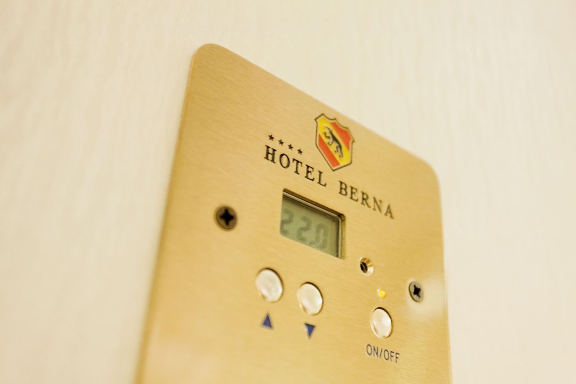 Hotel Berna Milan Bagian luar foto