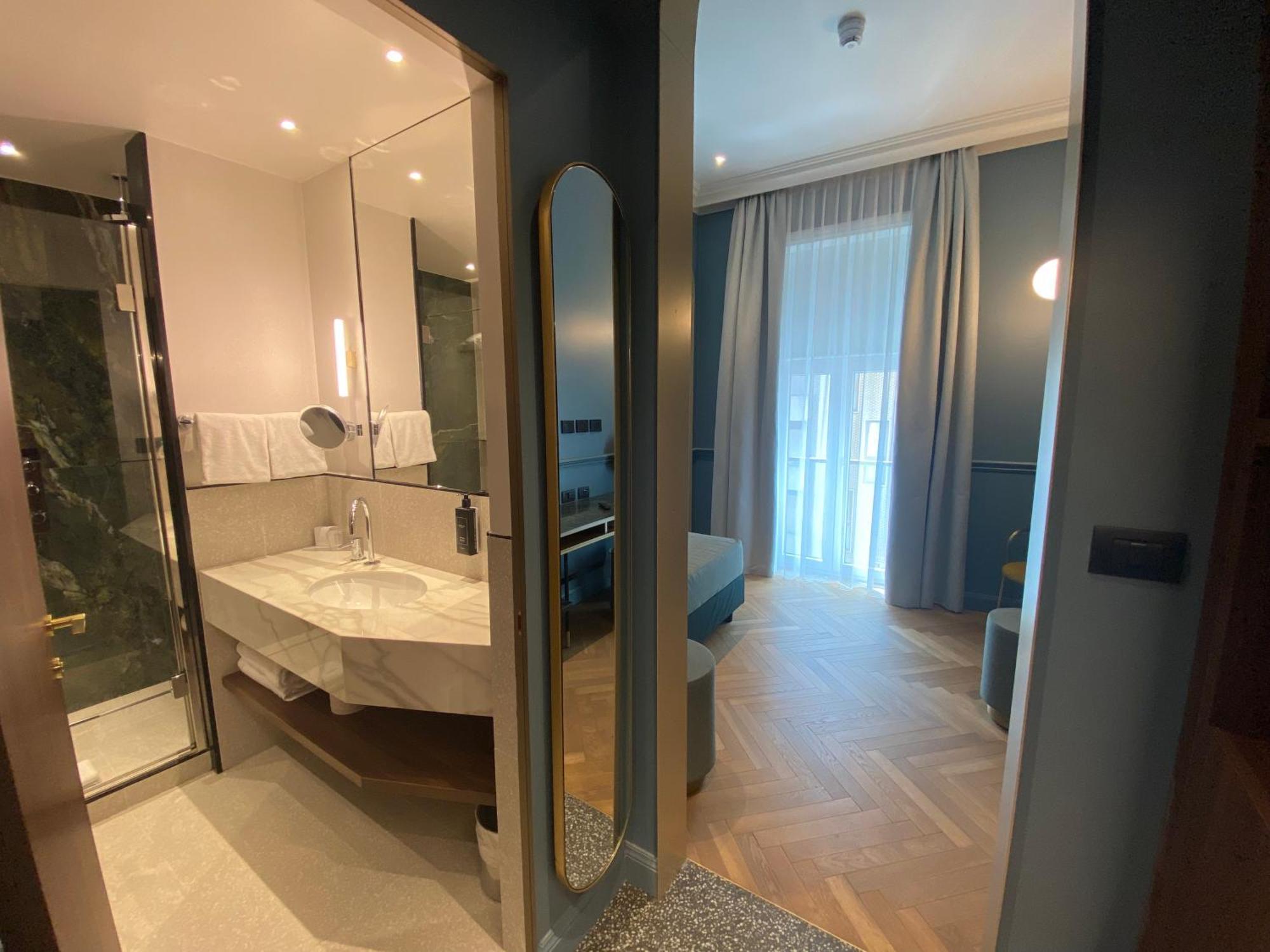 Hotel Berna Milan Bagian luar foto