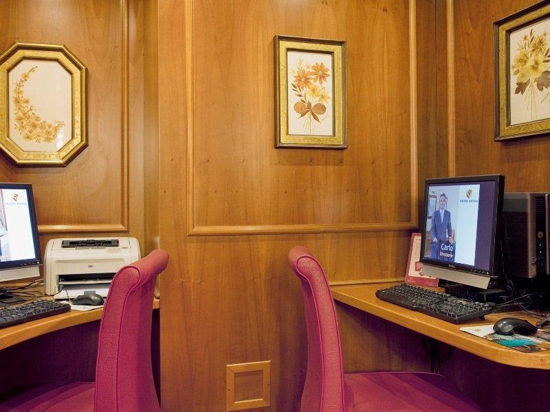 Hotel Berna Milan Bagian luar foto