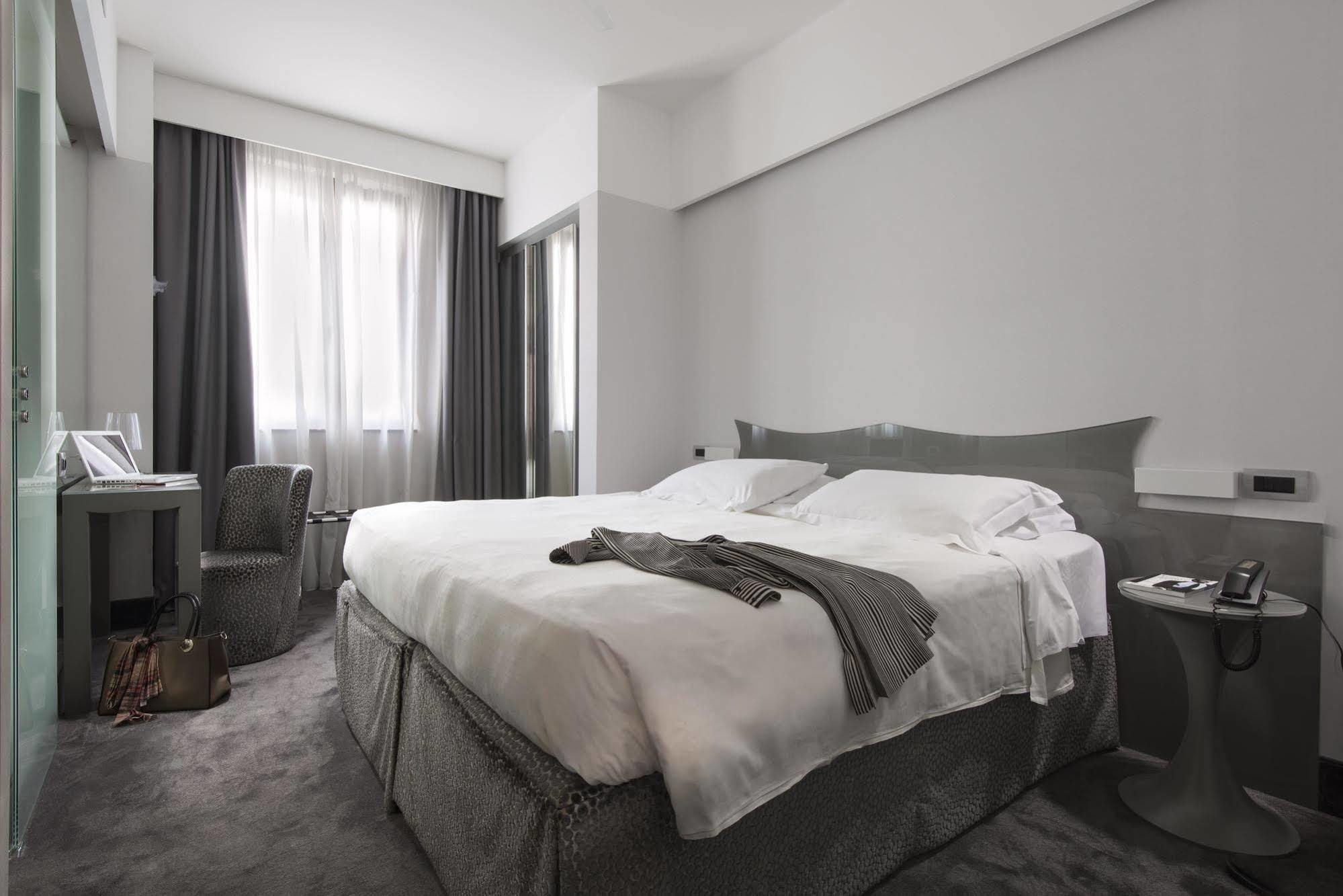 Hotel Berna Milan Bagian luar foto
